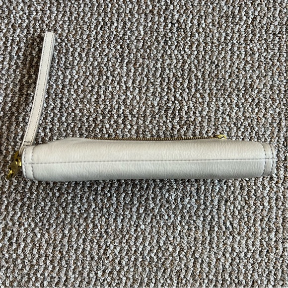 FOSSIL Logan RFID Zip Around Clutch - Picture 3 of 7